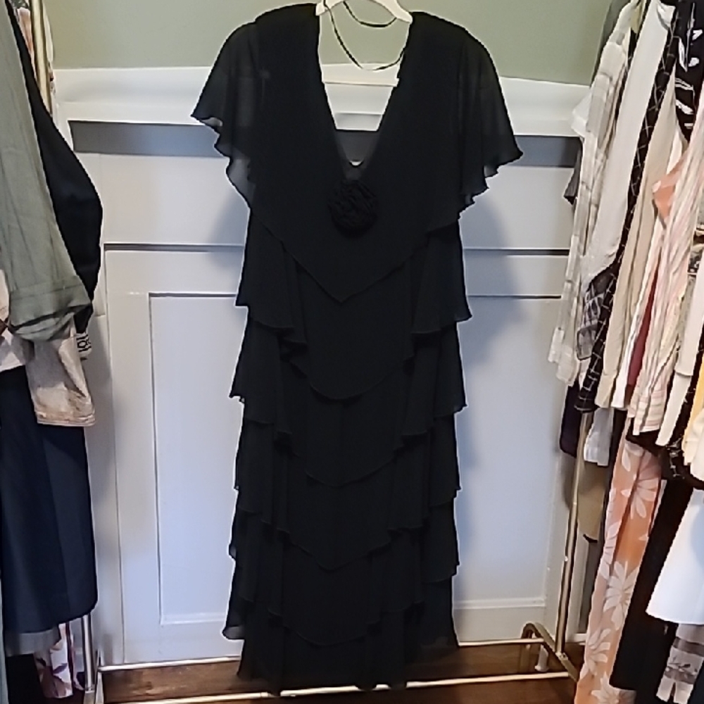 Chic Black Asymmetrical Layered Dress
